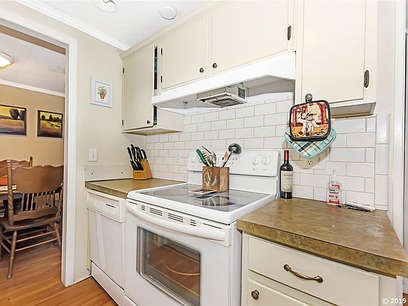 5th image of 4136 NW 86th Blvd