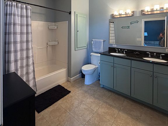 5th image of 141 Main St APT 432-1