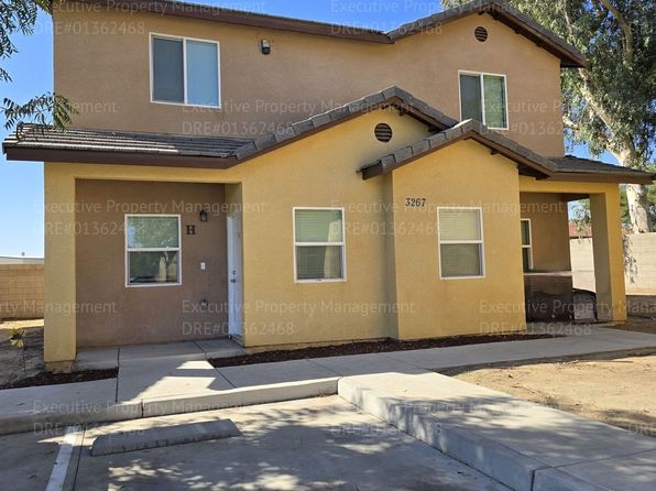3267 Chester Ln