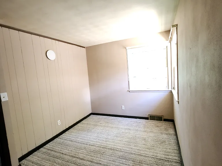 2116 W Kettelle St — Photo 20