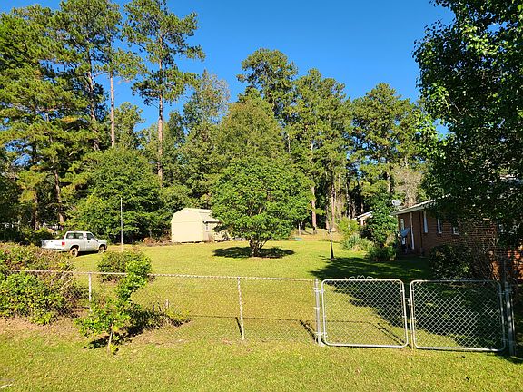 3rd image of 158 Woodland Dr