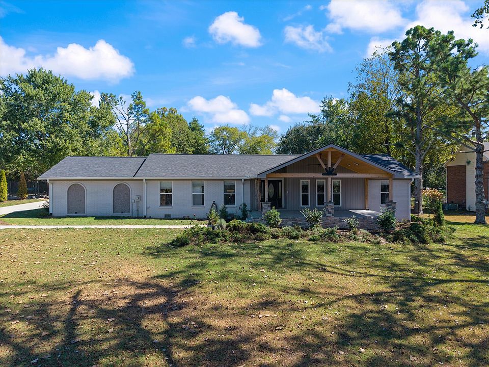 1st image of 1037 S Brookside Dr
