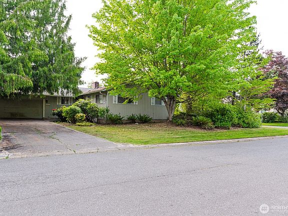 5th image of 19615 NE 23rd
