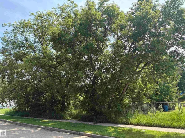 2 University Ave, Woodlands County, AB T0G 1A0