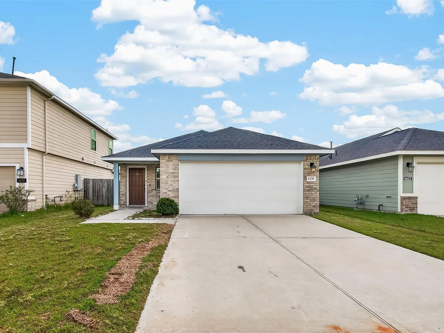 3 bed, 2.0 bath, 1590 sqft, $2,200 — Photo 1