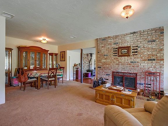 4th image of 17283 Voorhes Ln