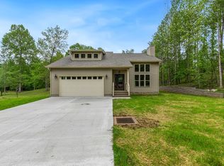 352 Hidden River Ln, Sparta, TN 38583