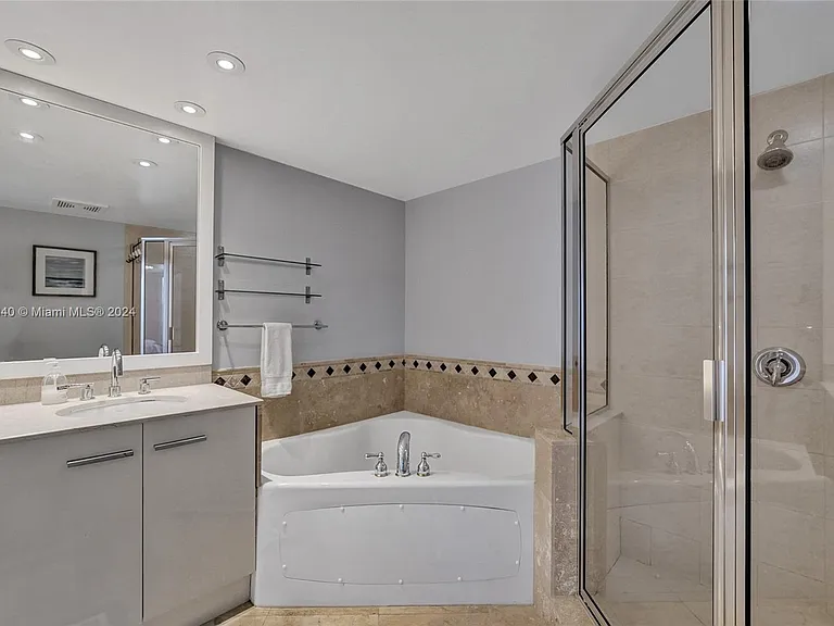 16699 Collins Ave #4106 — Photo 39