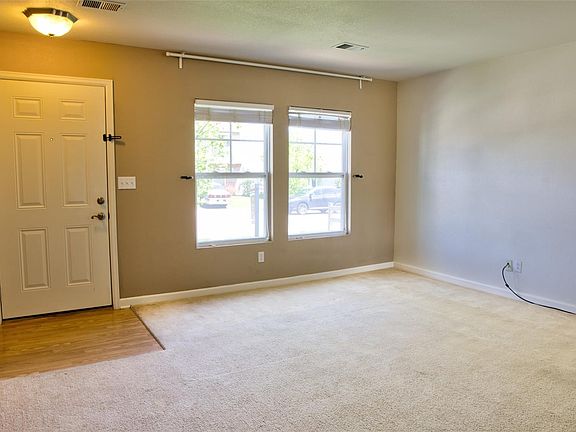 3rd image of 240 Vista Blvd