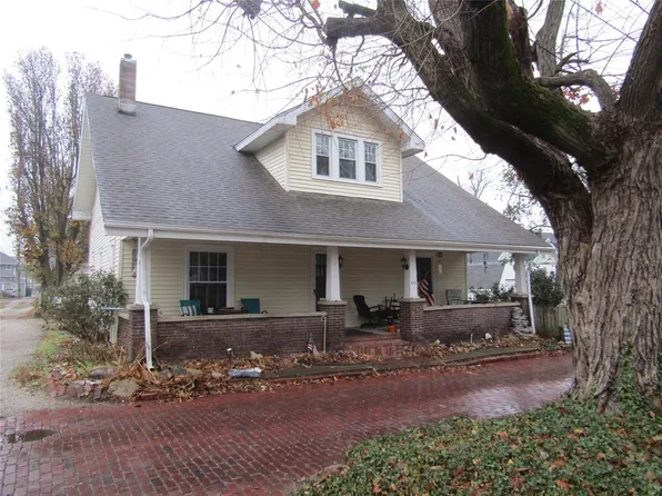 405 Maple Ct, Crawfordsville, IN 47933