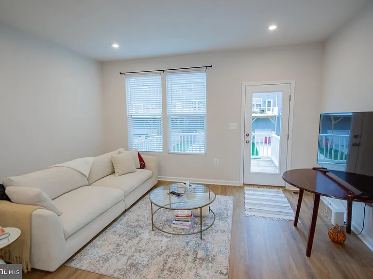 34 Coolidge Ave — Photo 7