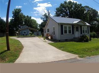 3715 2nd Ave NW, Hickory, NC 28602