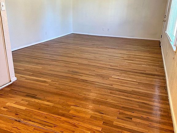 3rd image of 1601 S Avenue F