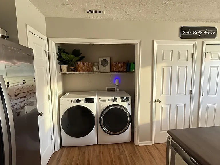 220 Walden Green Dr — Photo 8