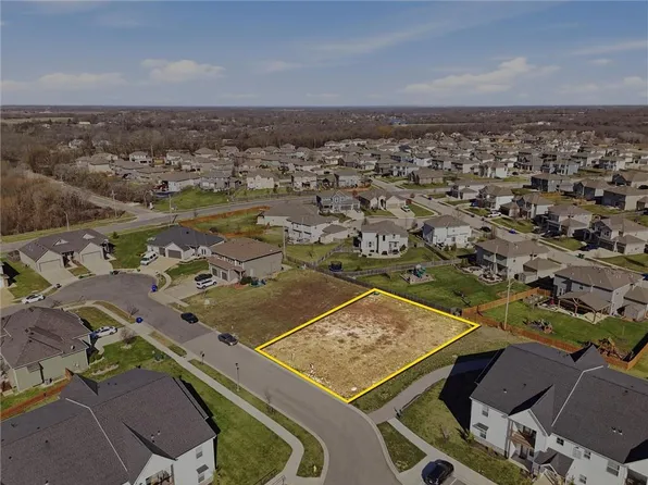 28324 W 164th St, Gardner, KS 66030