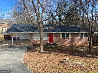 1221 Skyline Dr, Toccoa, GA 30577