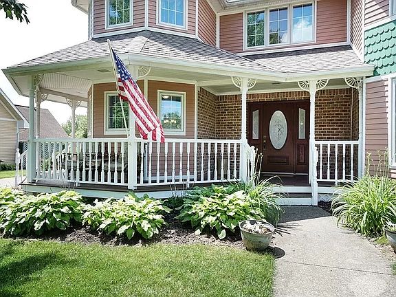 5th image of 387 Victoria Pl