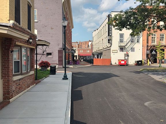 4th image of 16 Exchange St #1