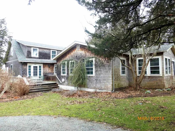 33 Windemere Rd, Oak Bluffs, MA 02557