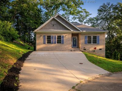 6 Squires Dr, Saint Albans, WV, 25177