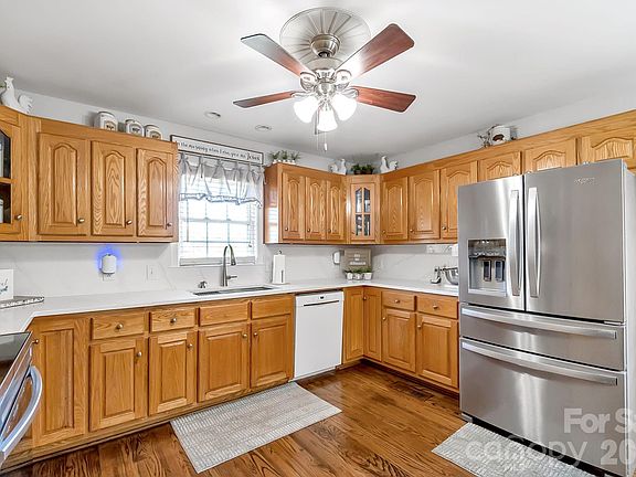 5th image of 5507 Land Harbour Dr