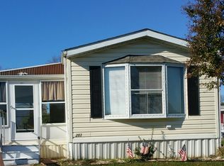 203 Knollwood Ln, Reading, PA 19606