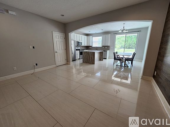 5th image of 339 Richmond Dr #339