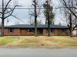 55 31st St SE, Paris, TX 75460