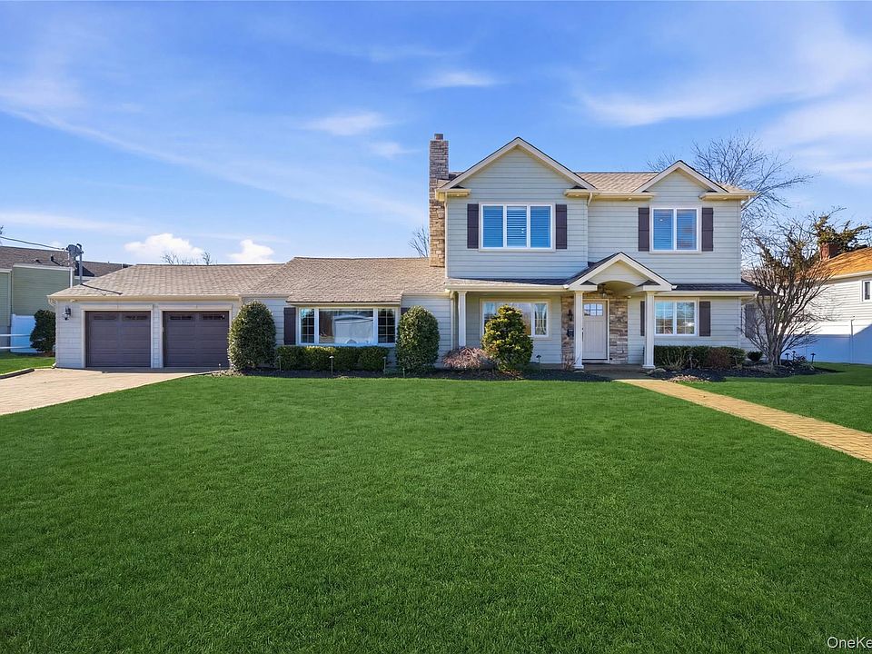 1st image of 102 Peconic Drive S