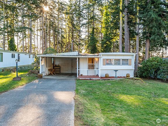 2nd image of 1361 NE Goldie Street #8