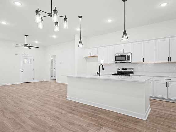 2nd image of 352 Gaston Ave