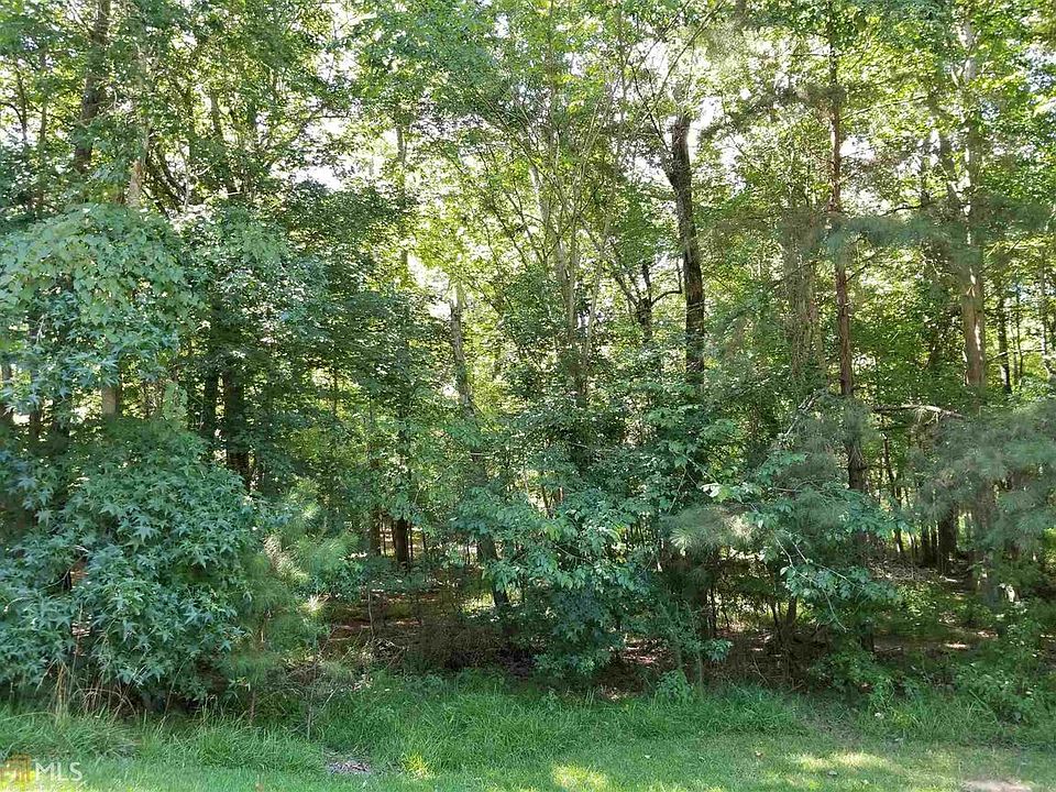 2nd image of 119 Cambridge Dr N