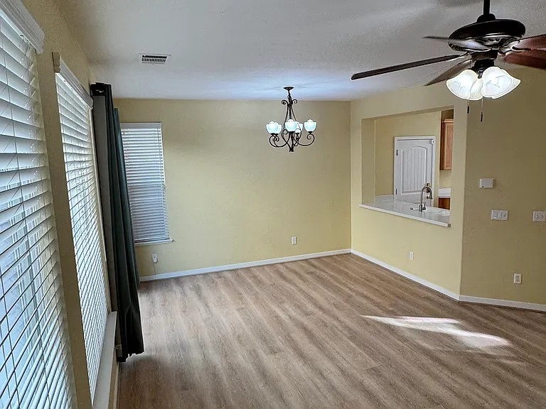 1383 Carlsbad Dr — Photo 4