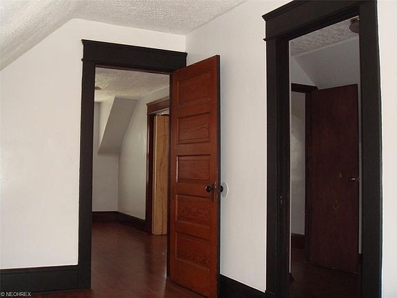 5th image of 3711 E 49th St