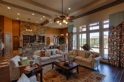 2nd image of 5724 Heidrich Ct
