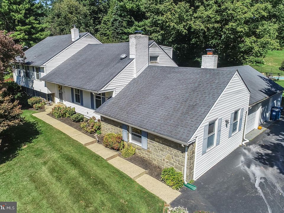 1st image of 109 Sheffield Dr