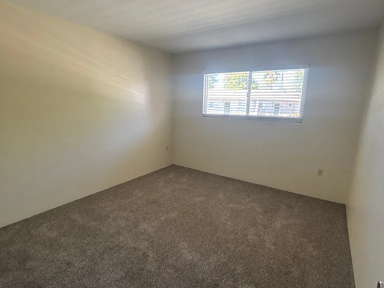 Park Marina Village Apartments — Photo 15