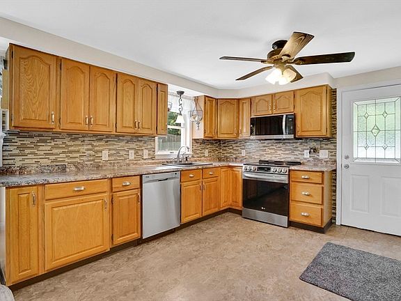 5th image of 55 Southampton Rd