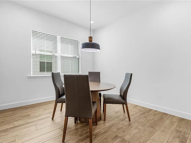 7034 Saona Ct — Photo 15