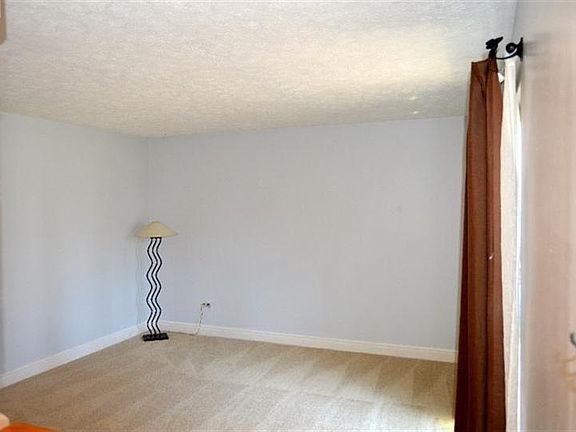 Large bright rooms with fresh paint and newly cleaned carpets are ready for your personal touches!