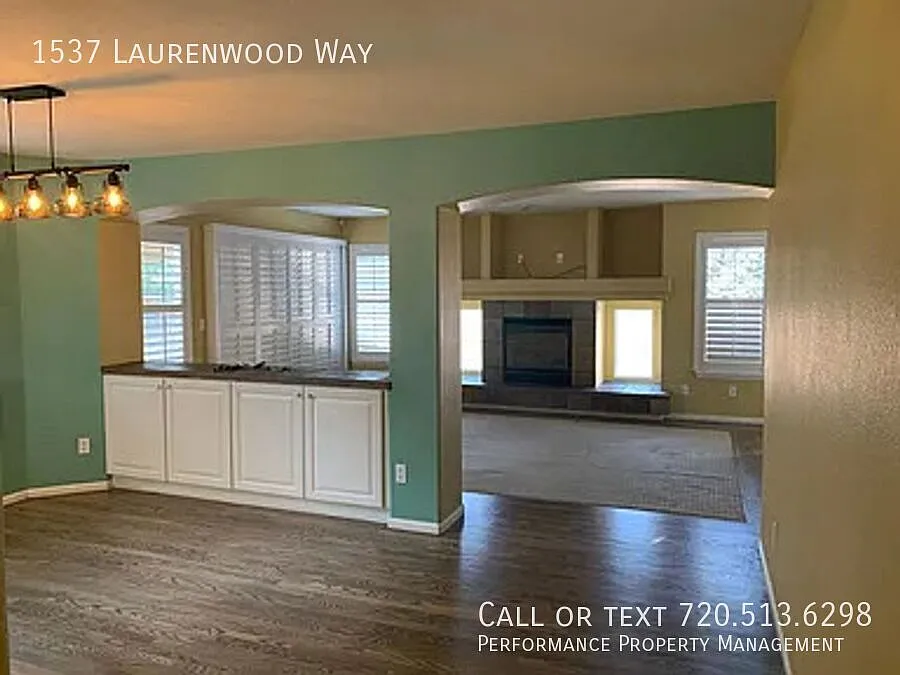 Spacious 3-Bedroom Home in a Desirable Highlands Ranch Neighborhood — Photo 2