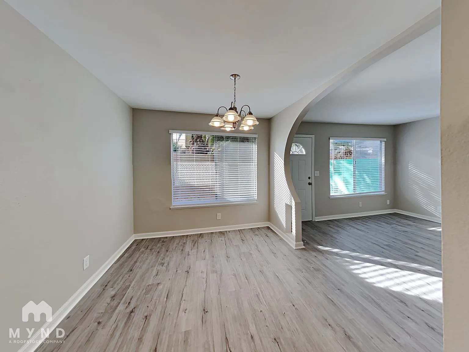 3 bed, 2.0 bath, 1220 sqft, $1,725 — Photo 3