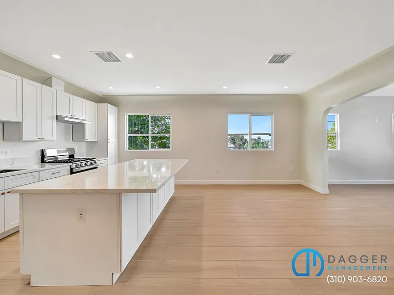 2800 Winter St #3 — Photo 11