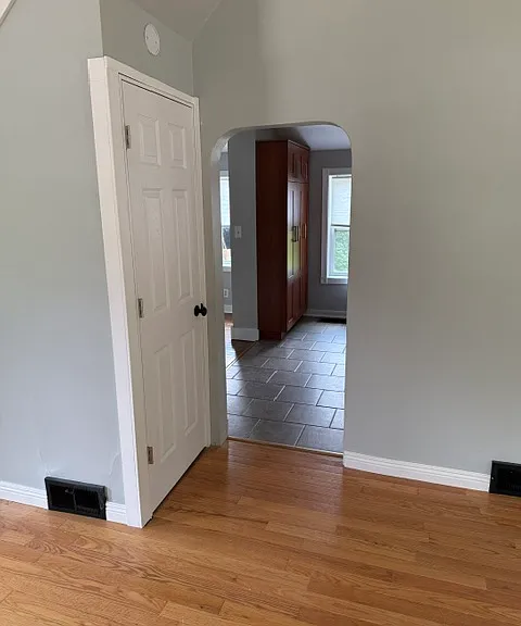 7221 Hubbard Ave — Photo 5