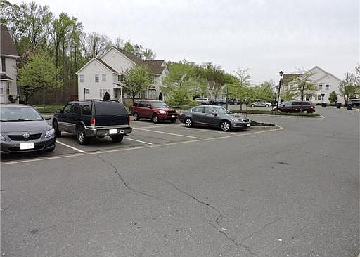 4th image of 136 Briarwood Dr #0