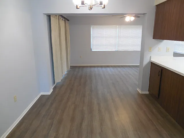 13102 Pembrook Ct — Photo 6