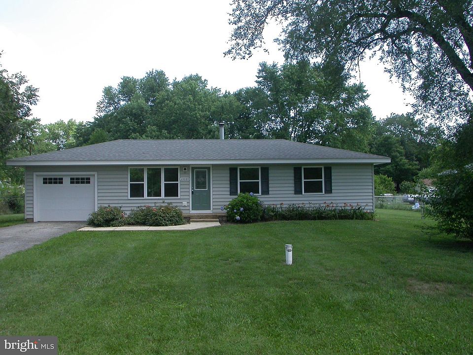 1st image of 22680 Parkview Dr