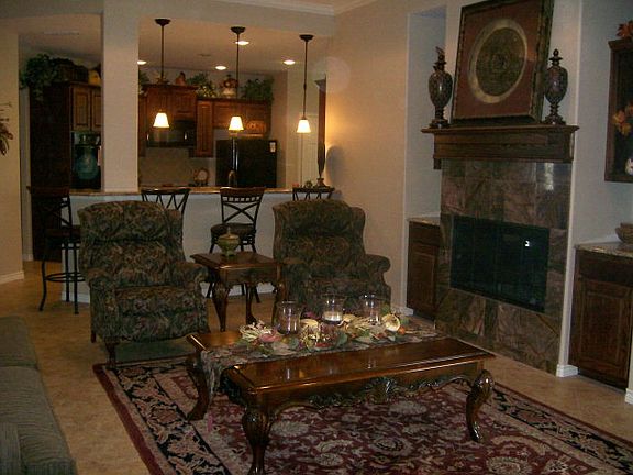 3rd image of 2 Maravilla Cir
