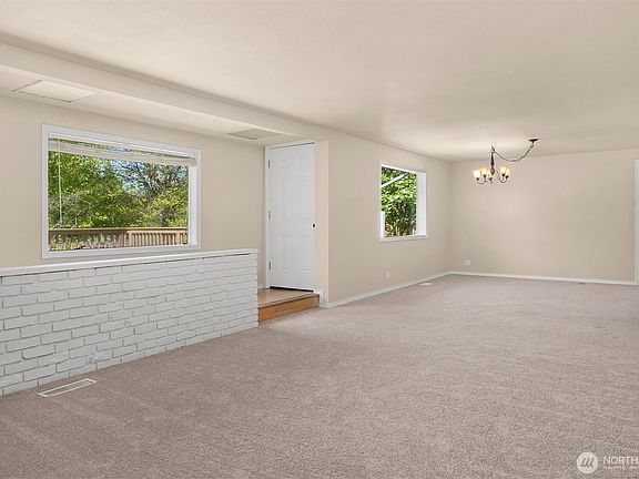 4th image of 16627 36th Avenue W