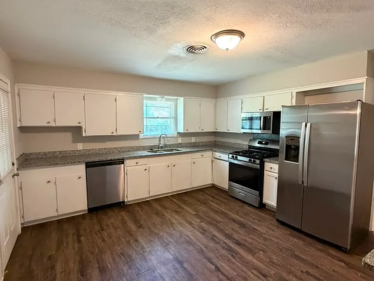 6413 Lambeth Ln — Photo 22